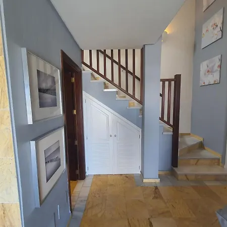 Frida Faro Park דירה